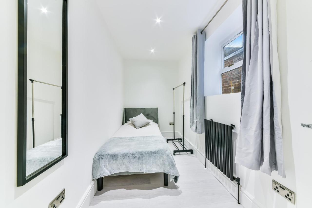 Amazing 2 Bed Apartment Clapham North Londres Exterior foto