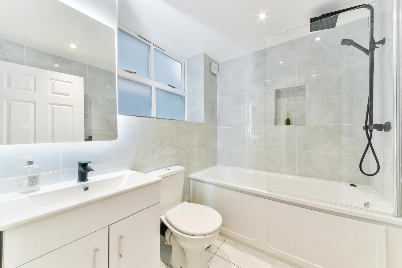 Amazing 2 Bed Apartment Clapham North Londres Exterior foto